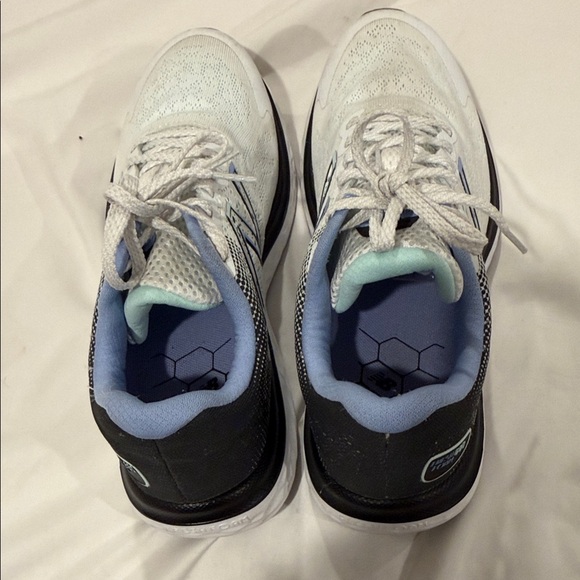 New Balance Women's White and Black Sneakers with Blue Accents - Picture 6 of 10